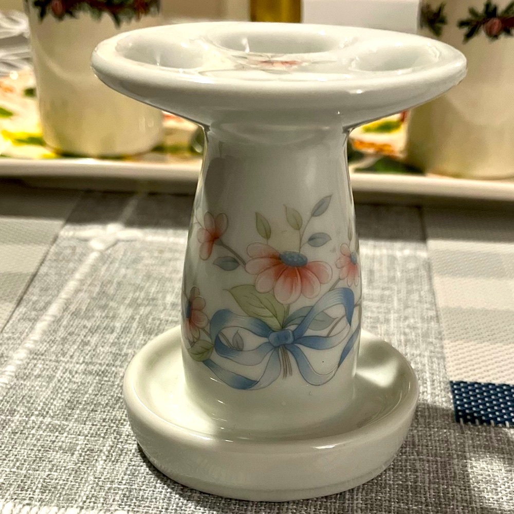 Porcelain Toothbrush Holder. Excellent used condition